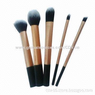 5-piece makeup brushes, made of tricolor synthetic hair/metallic/plastic handle with rubber finish